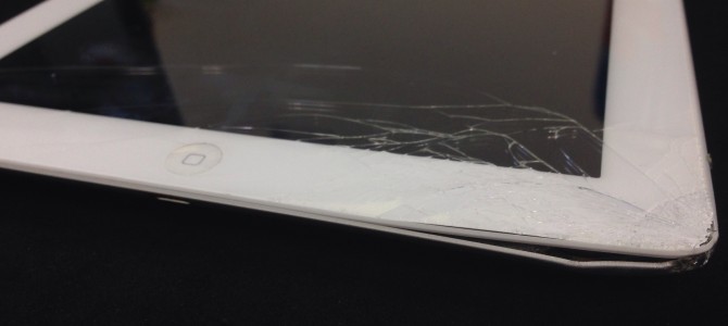 ◆加古川市よりiPad4 ガラス割れ修理 -2014 9/21-