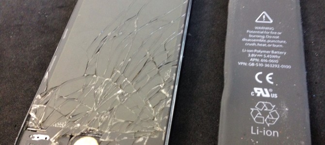 ◆加古川市よりiPhone5 バッテリー交換 -2014 10/18-