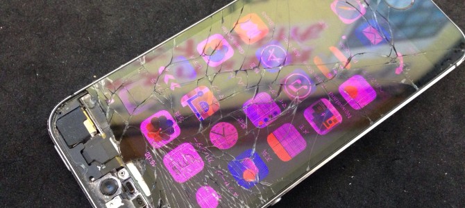 ◆高砂市よりiPhone5s ガラス割れ -2014 12/5-