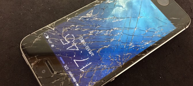 ◆加古川市よりiPhone5s ガラス割れ -2015 3/3-