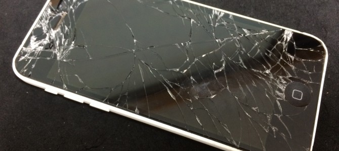 ◆西脇市よりiPhone5c ガラス割れ -2015 3/16-