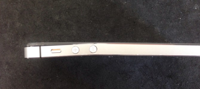 ◆小野市よりiPhone5s フレーム歪み修正作業 -2015 5/24-