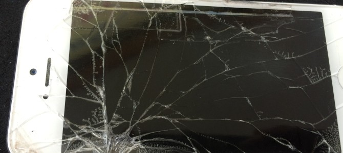◆加古川市よりiPhone5 ガラス割れ修理 -2015 6/27-