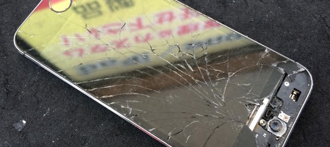 ◆加古川市よりiPhone5s ガラス割れ修理 -2015 6/9-