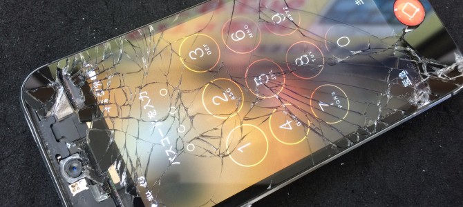 ◆加古川市よりiPhone5s ガラス割れ＆アウトカメラ修理 -2015 6/3-