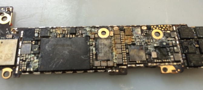 ◆加古川市よりiPhone5s 水没 -2015 8/16-