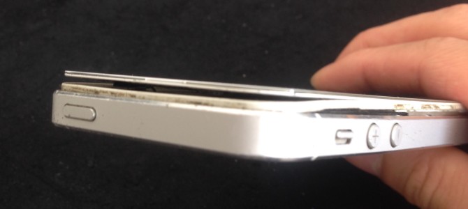 ◆加古川市よりiPhone5 液晶＆バッテリー交換 -2015 8/29-