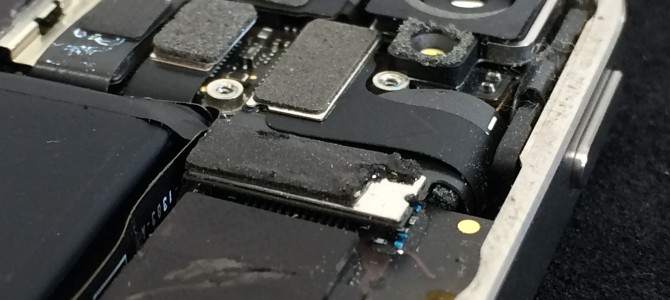 ◆加古川市よりiPhone4s 液晶不良 -2015 9/23-