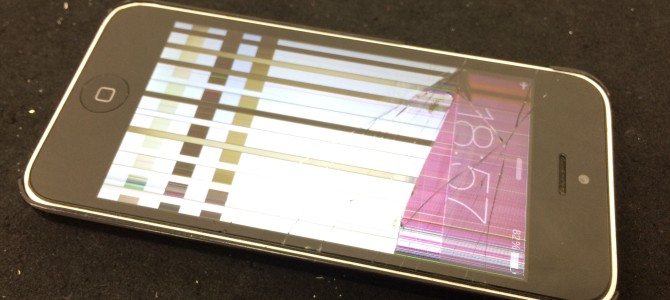 ◆加古川市よりiPhone5c ガラス割れ＆液晶不良修理 -2015 9/1-