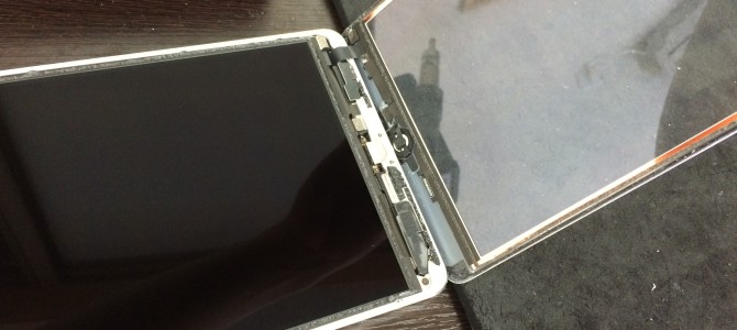 ◆加古川市よりiPad mini2 ホームボタン陥没 -2015 9/15-