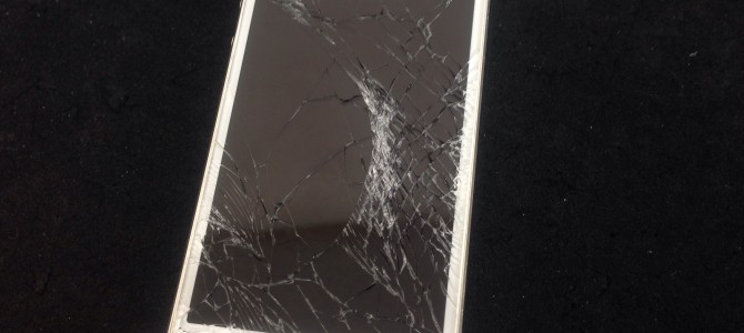 ◆加古郡稲美町よりiPhone5s ガラス割れ修理 -2015 9/16-
