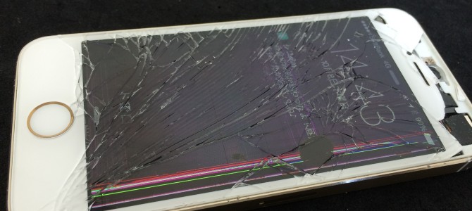 ◆加古川市よりiPhone5s ガラス割れ＆液晶不良 -2015 10/8-