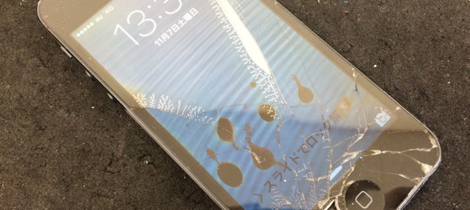 ◆加古川市よりiPhone5 ガラス割れ＆バッテリー交換 -2015 11/7-