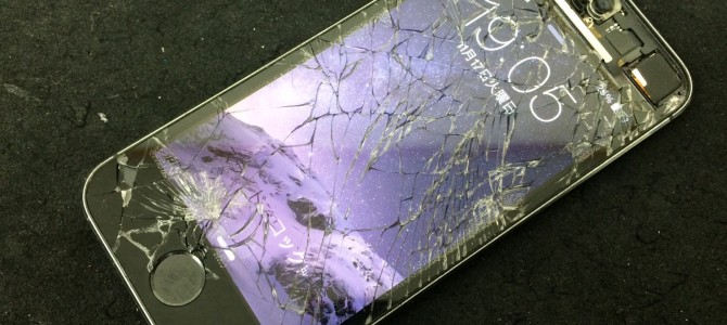 ◆姫路市よりiPhone5s ガラス割れ -2015 11/17-