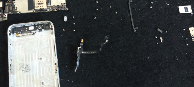 ◆加古川市よりiPhone5 マナースイッチ不良 -2016 1/8-