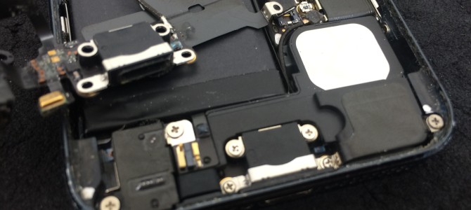 ◆加古川市よりiPhone5 充電不良 -2016 2/3-