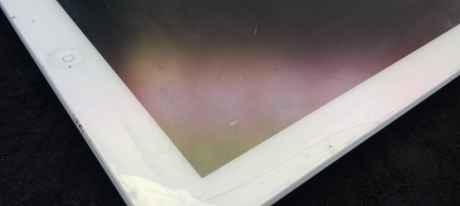 ◆高砂市よりiPad4 ガラス割れ修理 -2016 3/17-