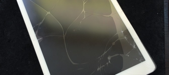 ◆加古川市よりiPad Air ガラス割れ修理 -2016 7/16-
