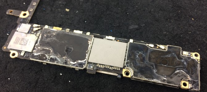 ◆加古川市よりiPhone6s 水没&iPhone6 画面割れ修理 -2016 8/12-