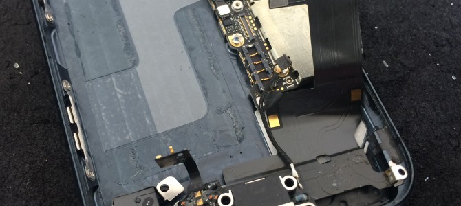 ◆加古川市よりiPhone5  充電不良＆バッテリー交換 -2016 8/12-