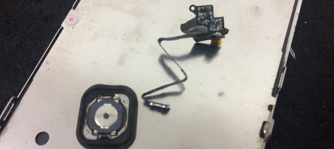 ◆加古川市よりiPhone5s ガラス割れ、ホームボタン修理 -2016 10/5-