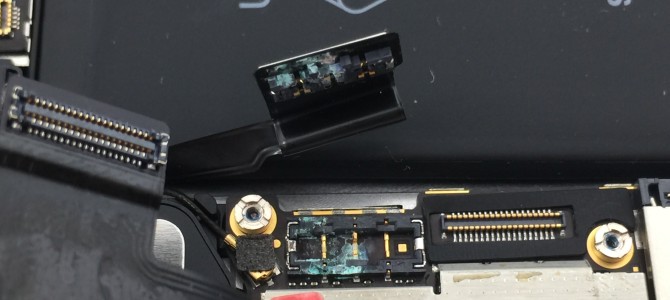 ◆加古川市よりiPhone5s 水没修理、ガラス割れ -2017 6/13-