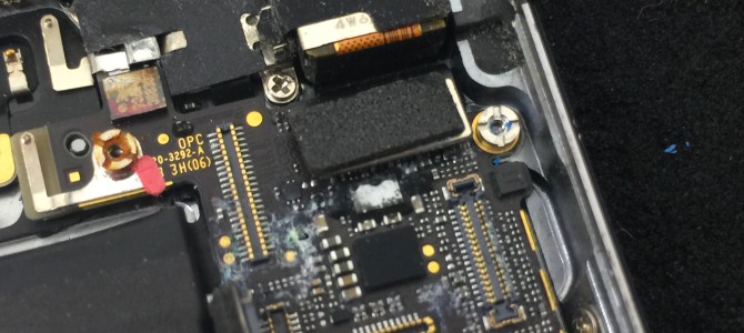 ◆加古川市よりiPhone5s 水没→データ復旧（基板修理） -2017 6/27-