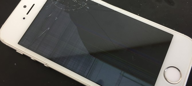 ◆加古川市よりiPhone SE ガラス割れ、液晶不良 -2018 3/22-