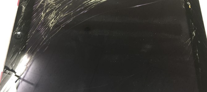 ◆加古川市よりiPad Air ガラス割れ修理 -2018 4/20-