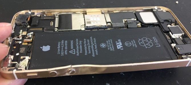 ◆加古川市よりiPhoneSE ガラス割れ＆液晶不良 -2018 5/4-