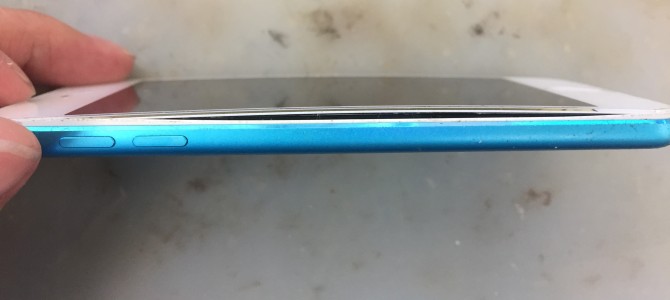 ◆明石市よりiPod touch5世代 バッテリー交換 -2018 7/21-