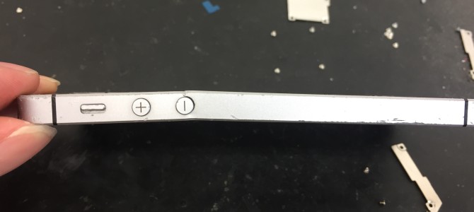 ◆高砂市よりiPhone5s ガラス割れ＆液晶不良 -2018 9/8-