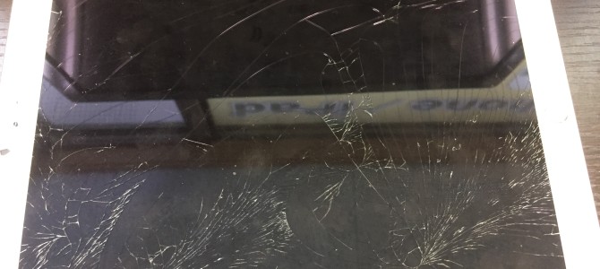 ◆加古川市よりiPad Pro 10.5インチ ガラス割れ -2019 3/21-