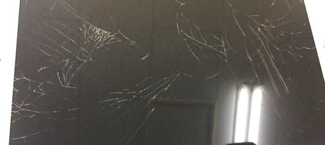 ◆神戸市西区より2017年モデル iPad5世代 ガラス割れ修理 -2019 6/5-