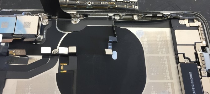 ◆加古川市よりiPhone X 充電不良＆バッテリー交換 -2019 8/3-