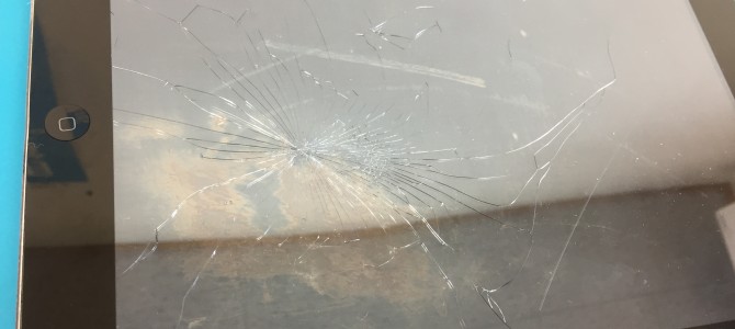 ◆加古川市よりiPad Air ガラス割れ、タッチパネル不良 -2019 10/13-