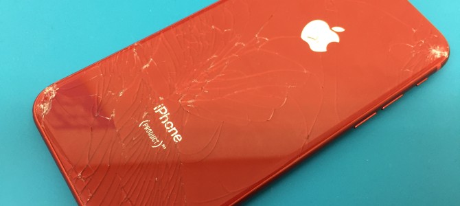 ◆加古川市よりiPhone8 背面ガラス割れ -2019 10/15-