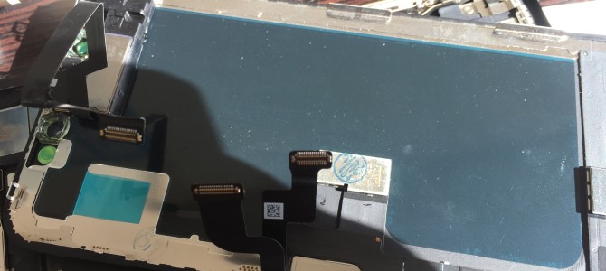 ◆加古川市よりiPhone X 表示不良→データ移行 -2019 11/30-