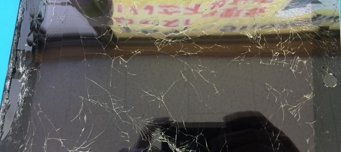 ◆姫路市よりiPad5世代/6世代 ガラス割れ、SIMカード取り出し -2020 5/1-