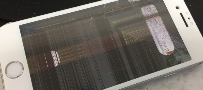 ◆加古川市よりiPhone8 ガラス割れ、表示不良 -2020 9/11-