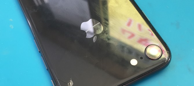 ◆加古川市よりiPhone8 背面ガラス割れ、バッテリー交換 -2020 11/22-