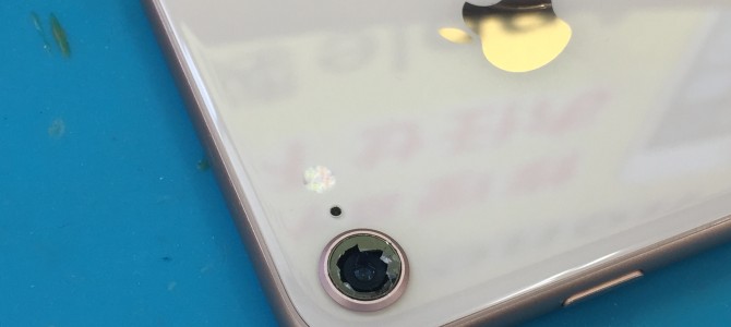 ◆加古川市よりiPhone8 カメラレンズ割れ -2021 2/16-