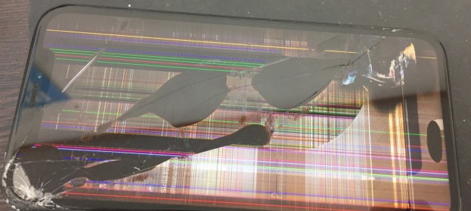 ◆高砂市よりiPhone XR ガラス割れ/液晶不良 -2021 5/10