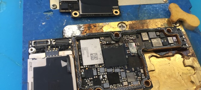 ◆小野市よりiPhone XS 電源不良→基板修理によるデータ復旧 -2021 6/28-