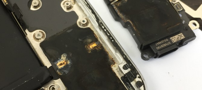 ◆加東市よりiPhone8 充電不良 -2021 8/21-