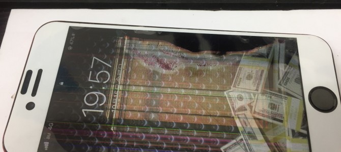 ◆明石市よりiPhone8 ガラス割れ/バッテリー交換 -2021 10/15