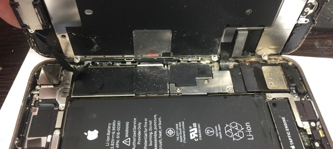 ◆加古川市よりiPhone8 水没 -2021 12/5-