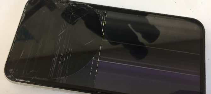 ◆加古川市よりiPhone XR ガラス割れ/表示不良 -2022 4/7