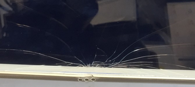 ◆加古川市よりiPad8世代 ガラス割れ -2022 7/17-