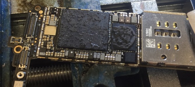 ◆加古川市よりiPhone SE2 動作不良→基板修理によるデータ復旧 -2022 10/11-